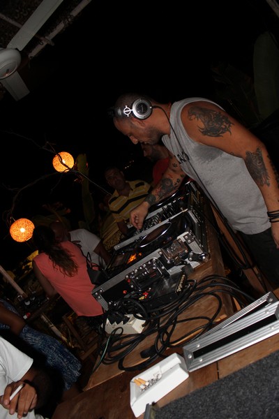 Nuit Blanche at Tonic Cocktail Bar